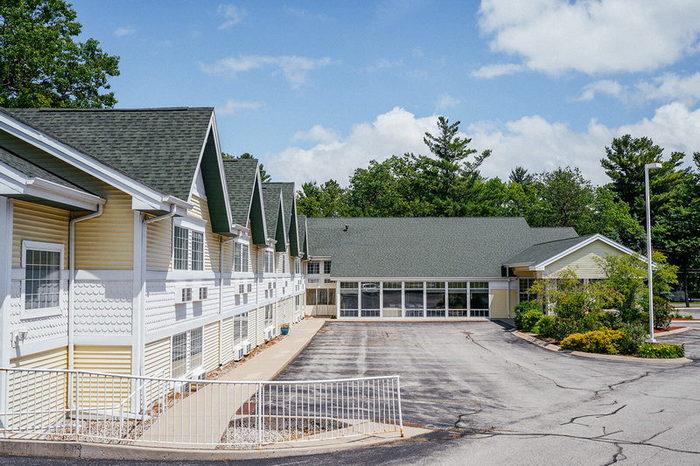 Briar Hill Motel - Replaced By Traverse Victorian Inn (newer photo)